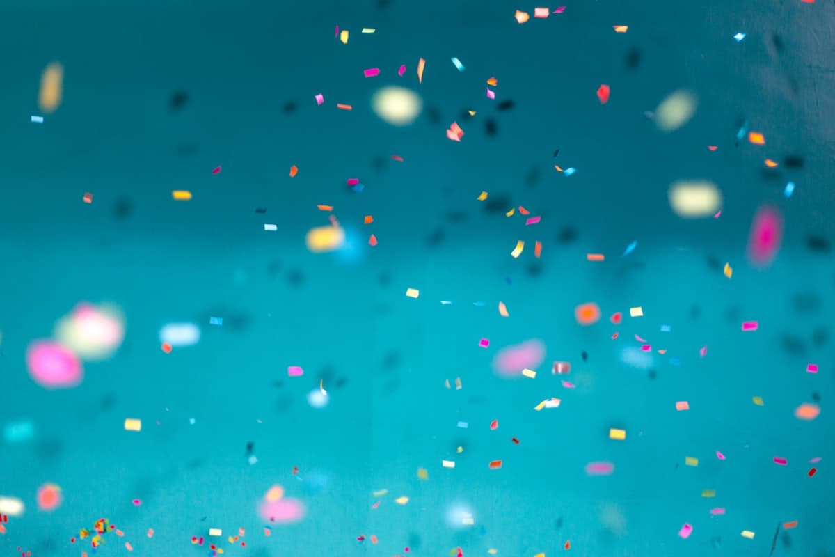 Gender Reveal Confetti Cannons & Smoke Bombs: The Complete Guide